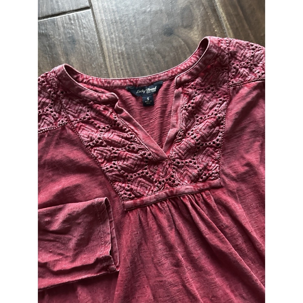 Lucky Brand red cotton‎ split neck embroidered peasant top Sz SM distressed